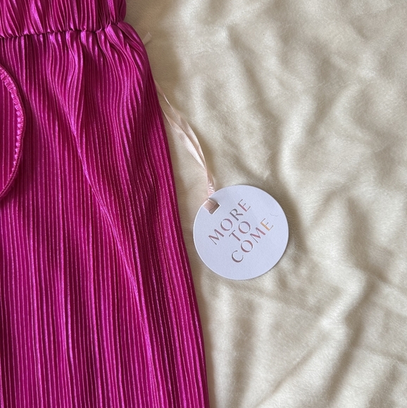 Women's Pleated Boho-Style Flowy Fuchsia Wide Leg Pants - Picture 5 of 6